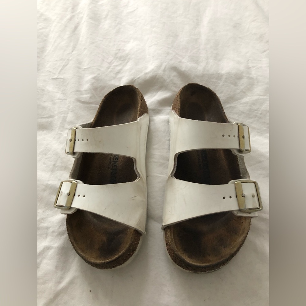 Birkenstock kids white patent leather slippers